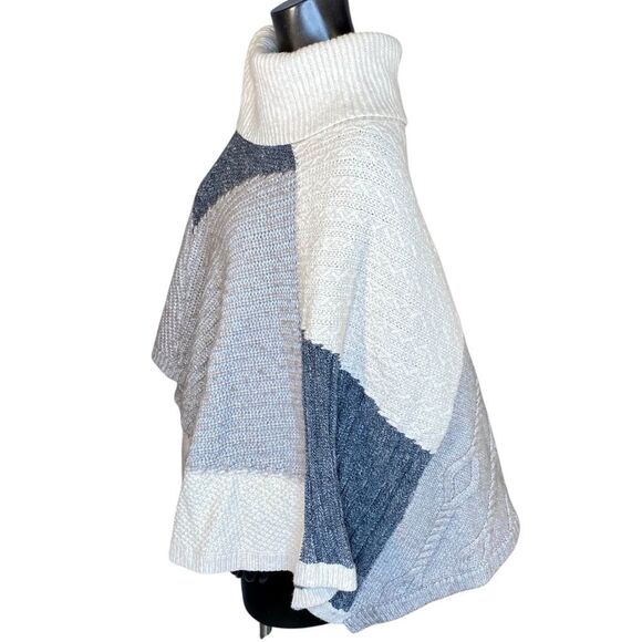 White House Black Market Poncho Cowl Neck Women Size Medium Geometric Pattern - Picture 2 of 6